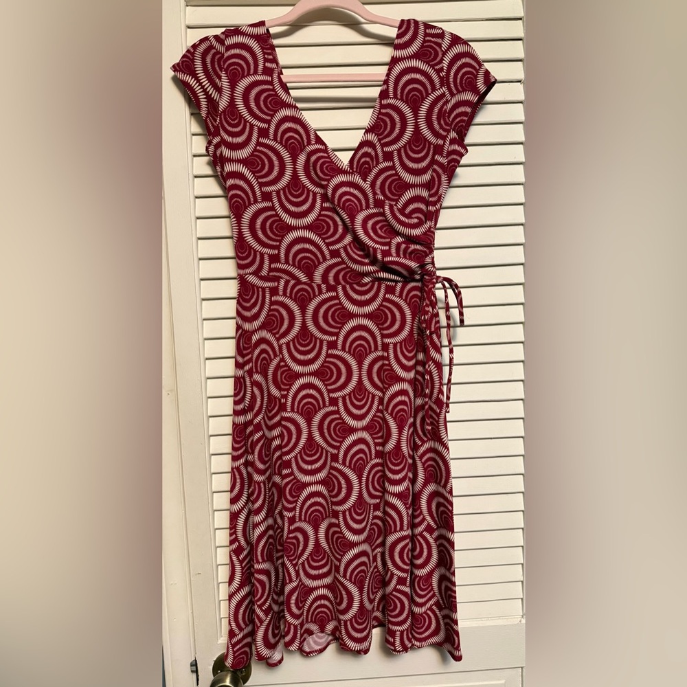 London Times Red and White Swirl Dress